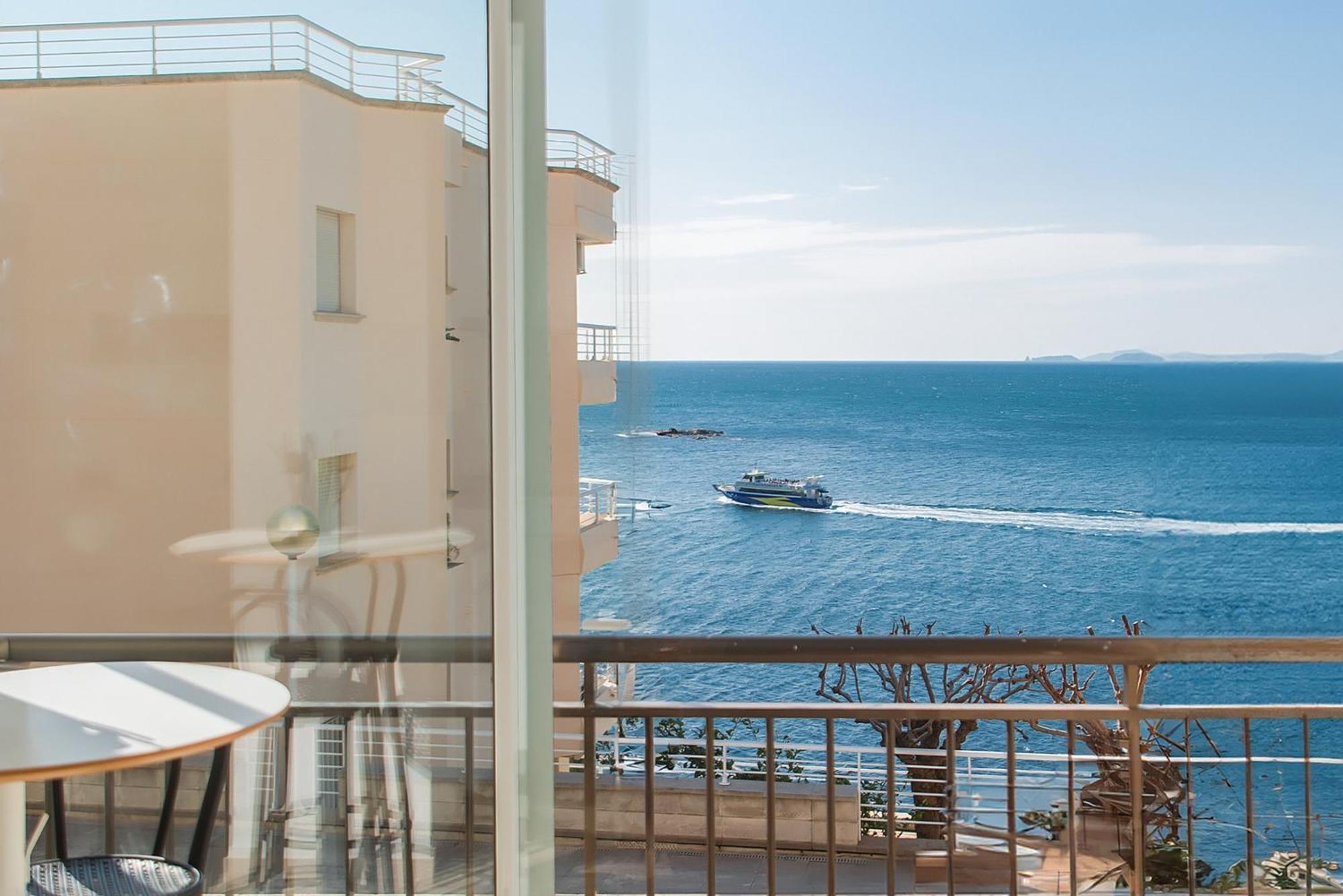 Welcs 232 Emp Con Vista Al Mar Roses